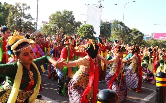 Ribuan penari, memadati area Car Free Day (CFD) di Jalan Ahmad Yani, Kota Bekasi, Minggu (26/4/2026) pagi.(Foto: Humas Pemkot Bekasi)
