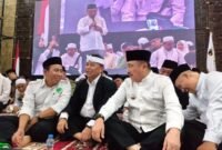 Wakil Walikota Bekasi Harris Bobihoe pada acara Halal Bihalal Idul Fitri 1447 H IPHI Jabar, di Masjid Al Muttaqin, Komplek Gedung Sate, Bandung, Jawa Barat, Sabtu (18/04).(Foto: Humas Pemkot Bekasi)