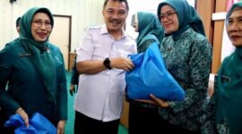 Wakil Walikota Bekasi Abdul Harris Bobihoe pada acara Peringatan Hari Kartini di Aula Nonon Sonthani, Rabu (22/4/2026).(Foto: Humas Pemkot Bekasi)