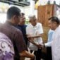 Wakil Walikota Bekasi Abdul Harris Bobihoe beramah tamah dengan para pensiunan Pemkot Bekasi pada acara Halal Bihalal.(Foto: Humas Pemkot Bekasi)