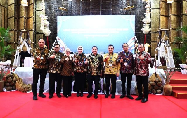 Wakil Wali Kota Bekasi Abdul Harris Bobihoe saat ,mengikuti RUPS BJB di Bandung, Selasa (28/4/2026).(Foto: Humas Pemkot Bekasi)