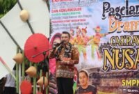 Wakil Wali Kota Bekasi, Abdul Harris Bobihoe saat menghadiri pagelaran drama kolosal bertajuk “Cakrawala Budaya Nusantara” di SMPN 38 Kota Bekasi.(Foto: Humas Pemkot Bekasi)