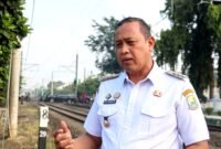 Wali Kota Bekasi Tri Adhianto di perlintasan Sebidang KA Bekasi Timur 