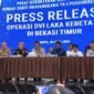 Pusdokkes Polri Jumpa Pers tentang Jenazah Korban Tabrakan KA di Bekasi. yang teridentifikasi di RS Polri Jakarta.(Foto: Istimewa)