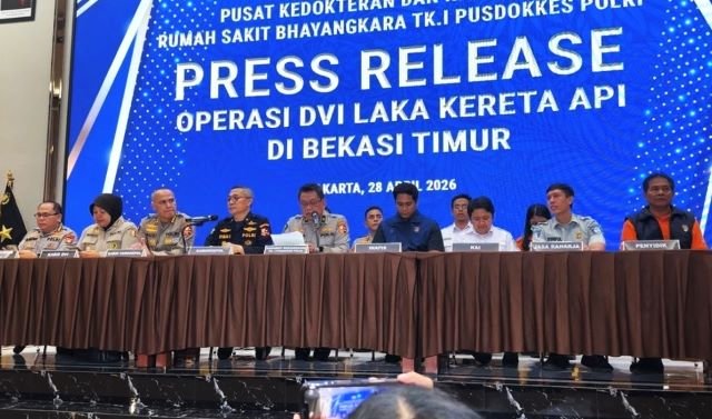 Pusdokkes Polri Jumpa Pers tentang Jenazah Korban Tabrakan KA di Bekasi. yang teridentifikasi di RS Polri Jakarta.(Foto: Istimewa)