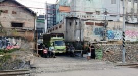 Ilustrasi Perlintasan Sebidang KA tidak ada petugas resmi.(Foto: Istimewa)