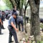 Satpol PP Kota Bekasi pada kegiatan K3  aksi gotong royong massal, sepanjang Jalan Pangeran Jayakarta, Kecamatan Medan Satria, Kamis, (23/4/2026).(Foto: Humas Pemkot Bekasi)