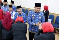 Wali Kota Bekasi Tri Adhianto menghadiri kegiatan penyerahan SK pengangkatan PNS dalam jabatan fungsional guru menjadi Kepala SD dan SMP negeri di lingkungan Dinas Pendidikan Kota Bekasi, Jumat, (17/4/26).(Foto: Humas Pemkot Bekasi)
