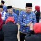Wali Kota Bekasi Tri Adhianto menghadiri kegiatan penyerahan SK pengangkatan PNS dalam jabatan fungsional guru menjadi Kepala SD dan SMP negeri di lingkungan Dinas Pendidikan Kota Bekasi, Jumat, (17/4/26).(Foto: Humas Pemkot Bekasi)