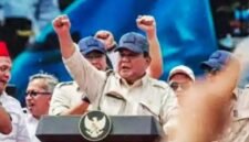 Presiden RI Prabowo Subianto do tengah-tengah para buruh pada peringatan May Day di Monas, Jakarta, Jumat (1/5/2026).(Foto: Istimewa)