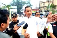Wali Kota Bekasi Tri Adhianto saat.meresmikan perbaikan Jalan Raya Pekayon yang berada di depan kawasan Grand Galaxy City pada Minggu, (3/5/26).(Foto: Humas Pemkot Bekasi)