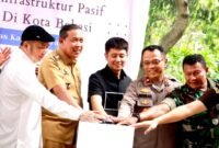 Wali Kota Bekasi Tri Adhianto pada Peluncuran pemasangan ducting pertama di Taman Cut Mutia.(Foto; Istimewa)