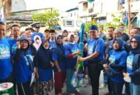 Ketua DPC Partai Demokrat Kota Bekasi, Ronny Hermawan, S.H. membuka resmi Gerakan Langit Biru berupa aksi kerja bakti dan peremajaan cat di Masjid Jami Baital Ma'mur, Kelurahan Margahayu, Kecamatan Bekasi Timur.(Foto Doc Partai Demokrat)