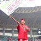 Wali Kota Bekasi Tri Adhianto pada acara Pesona Nusantara Bekasi Keren (PNBK) Jilid III di arena Car Free Day (CFD) Ahmad Yani, Minggu (40/8/2026).(Foto Hms Pemkot Bekasi)
