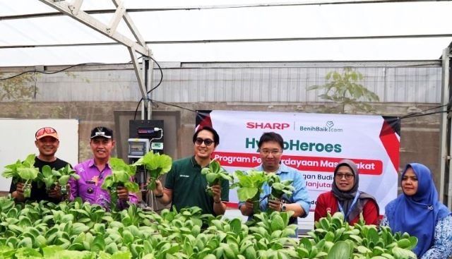 PT Sharp Electronics Indonesia meluncurkan Sharp Hydro Heroes, program pemberdayaan masyarakat berbasis pertanian urban di Bekasi Utara, Kota Bekasi.(Foto: Istimewa)
