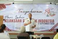 Wali Kota Bekasi Tri Adhianto pada acara tasyakuran memperingati HUT ke-81 Kejaksaan Negeri Kota Bekasi.(Foto: Hms Pemkot Bekasi)