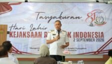 Wali Kota Bekasi Tri Adhianto pada acara tasyakuran memperingati HUT ke-81 Kejaksaan Negeri Kota Bekasi.(Foto: Hms Pemkot Bekasi)