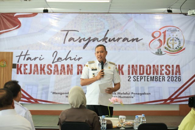 Wali Kota Bekasi Tri Adhianto pada acara tasyakuran memperingati HUT ke-81 Kejaksaan Negeri Kota Bekasi.(Foto: Hms Pemkot Bekasi)