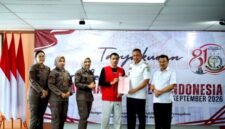 Kajari Kota Bekasi dan Wali Kota pada penyerahan Penetapan Perwalian Anak dan Penyerahan SKP2 (Penghentian Perkara Melalui Keadilan Restoratif), di Kantor Kejaksaan Negeri Kota Bekasi, Rabu (2/9/2026).(Foto: Hms Pemkot Bekasi)