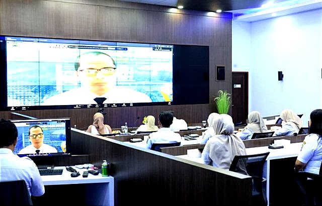 Orientasi Pegawai Pemerintah dengan Perjanjian Kerja (PPPK) di lingkungan Pemerintah Kota Bekasi tahun 2026 melalui zoom di Command Centre Pemerintah Kota Bekasi, Rabu (2/9/2026).(Foto: Hms Pemkot Bekasi)