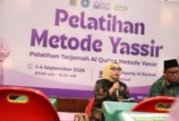 Ketua TP PKK Kota Bekasi sekaligus Ketua Majelis Taklim Nurul Fathia, Wiwiek Hargono Tri Adhianto, membuka kegiatan Pelatihan Terjemah Al-Qur’an Metode Yatsir di Masjid Agung Al Barkah, Kota Bekasi, Selasa (1/9/2026).(Foto: Hms Pemkot Bekasi)
