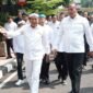 Wali Kota Bekasi Tri Adhianto mendampingi Gubernur Jabar Dedi Mulyadi (KDM).(Foto: Hms Pemkot Bekasi)